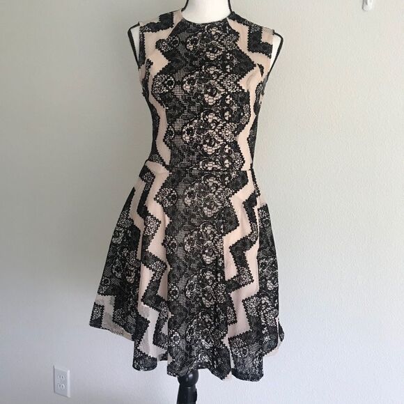 love, FIRE Black & Cream Lace Sleeveless Dress‎ - M - Picture 6 of 9